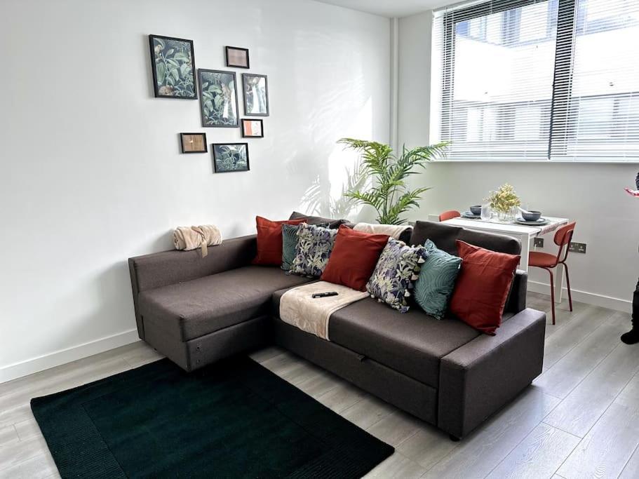 Studio Apartment In Milton Keynes Exterior photo